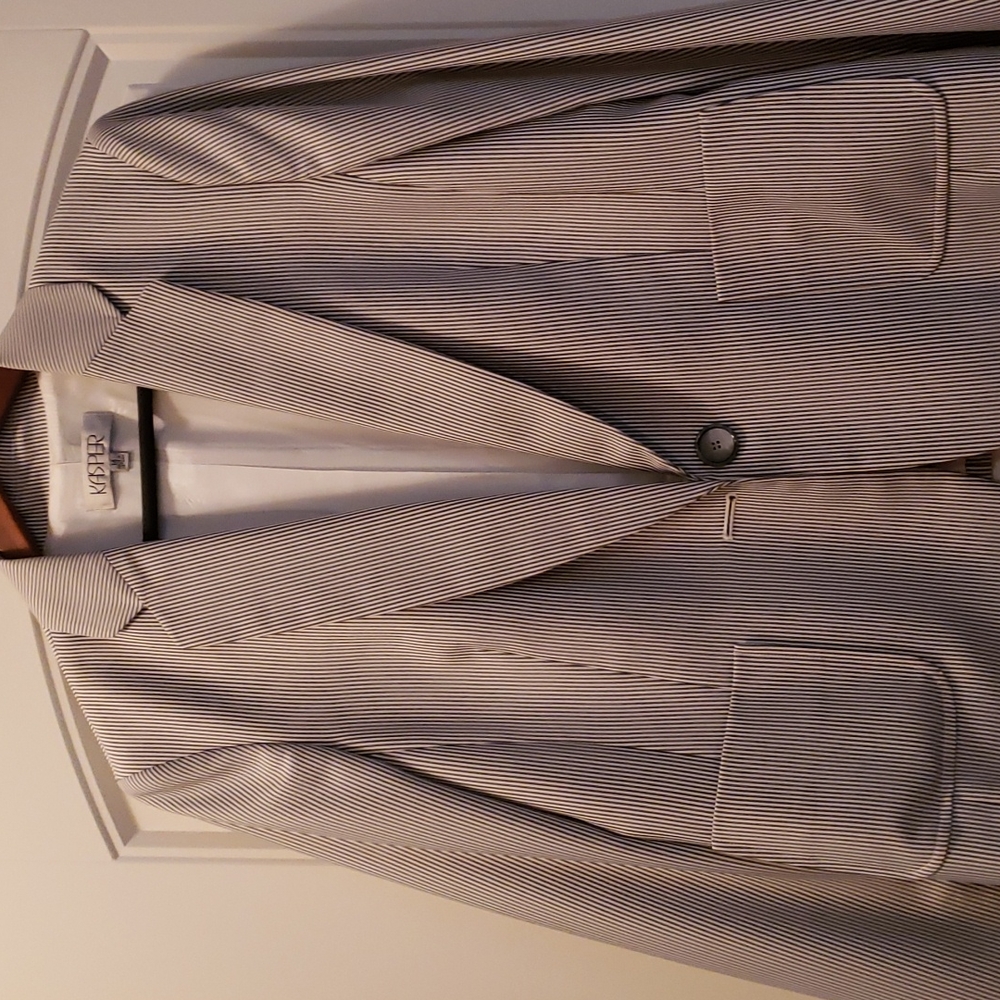 Kasper Two Piece Suit - Picture 5 of 10